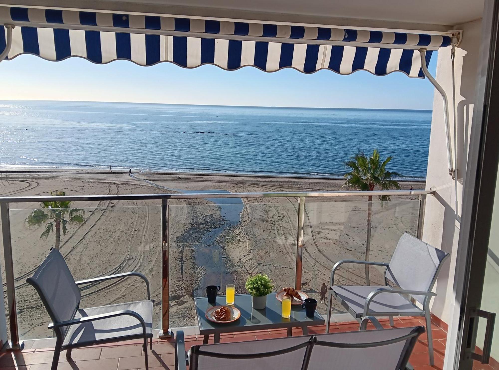 Alojamiento Iberia Playa Estepona Exterior foto